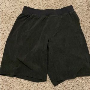 NWOT Lululemon black w/ gray athletic shorts M